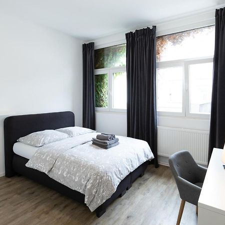 Dreams Bielefeld Pansiyon Dış mekan fotoğraf