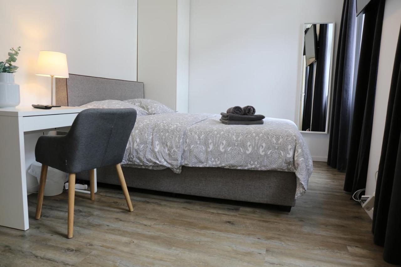 Dreams Bielefeld Pansiyon Dış mekan fotoğraf