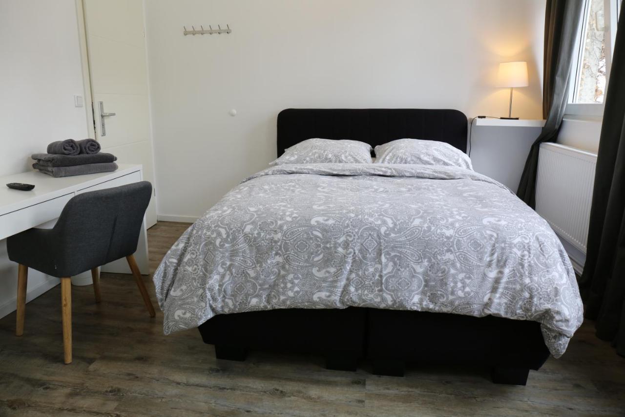 Dreams Bielefeld Pansiyon Dış mekan fotoğraf