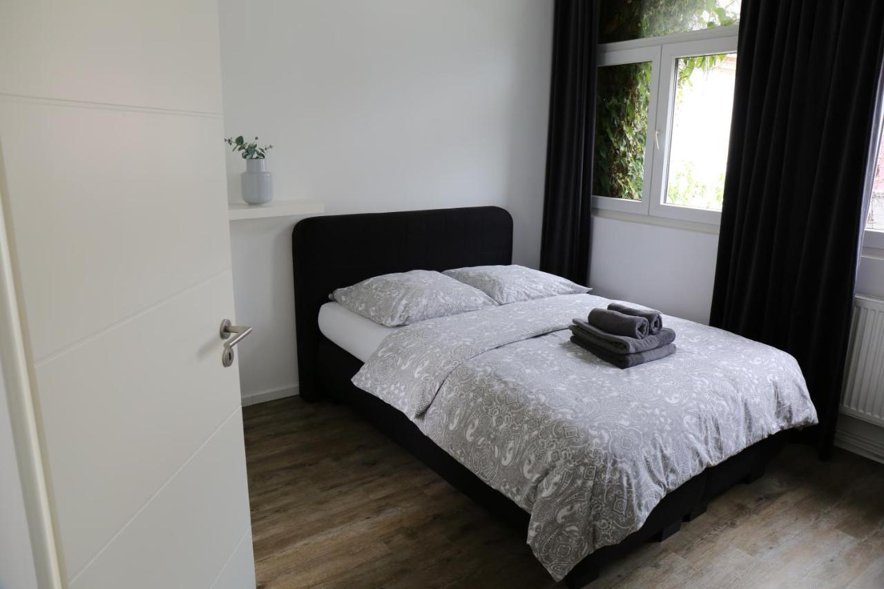 Dreams Bielefeld Pansiyon Dış mekan fotoğraf
