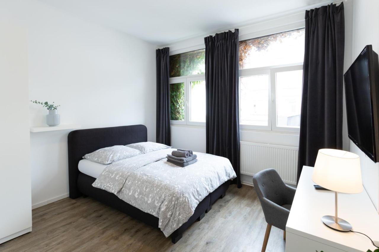 Dreams Bielefeld Pansiyon Dış mekan fotoğraf